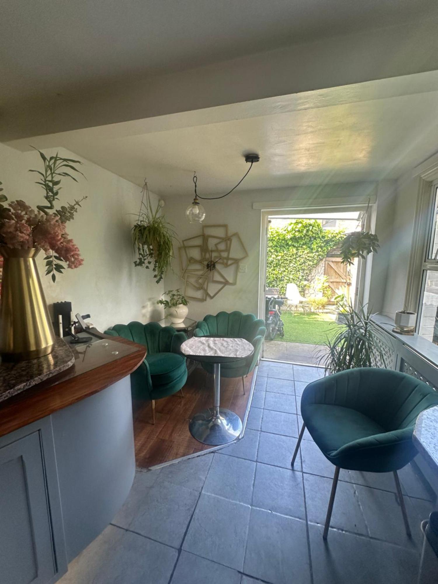My Sky Secret Garden 1 Bedroom London Eksteriør bilde